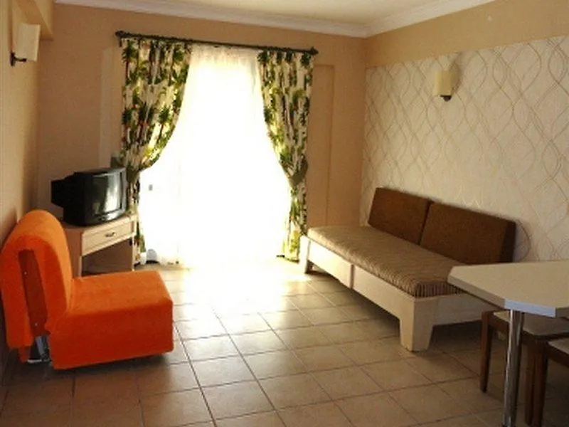kontakty Club Alize Apartments